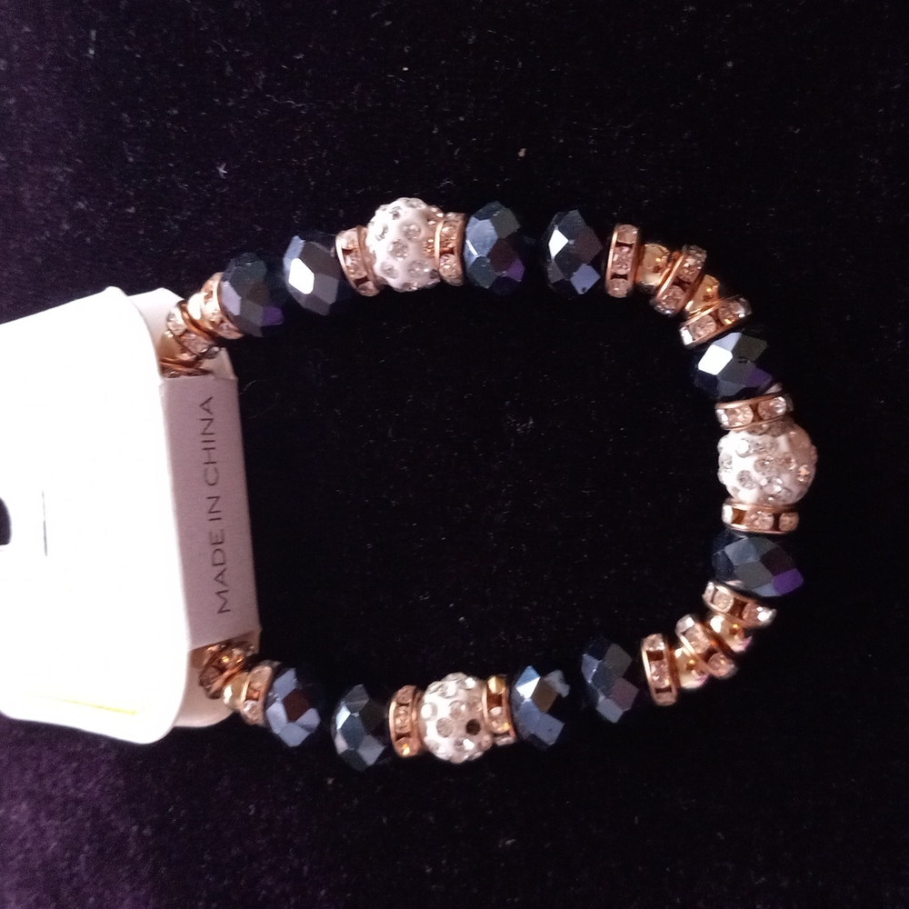 Beautiful beaded bracelets - Picture 2 of 3